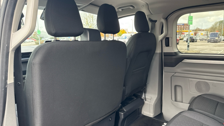 Ford Tourneo Custom 320 L2 Diesel Fwd 2.0 EcoBlue 136ps H1 Titanium 8 seater Auto